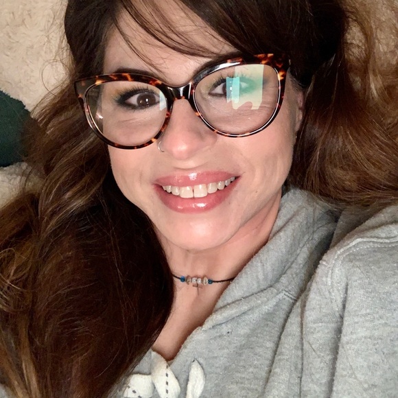 Meet your Posher, Tammy - Picture 1 of 2